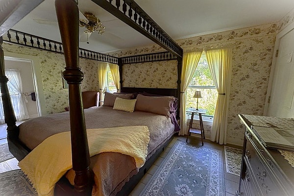 Canopy Rooom MW Inns