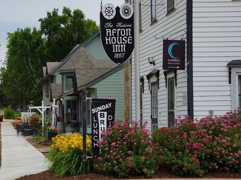 WunderRoost Bed and Breakfast 4