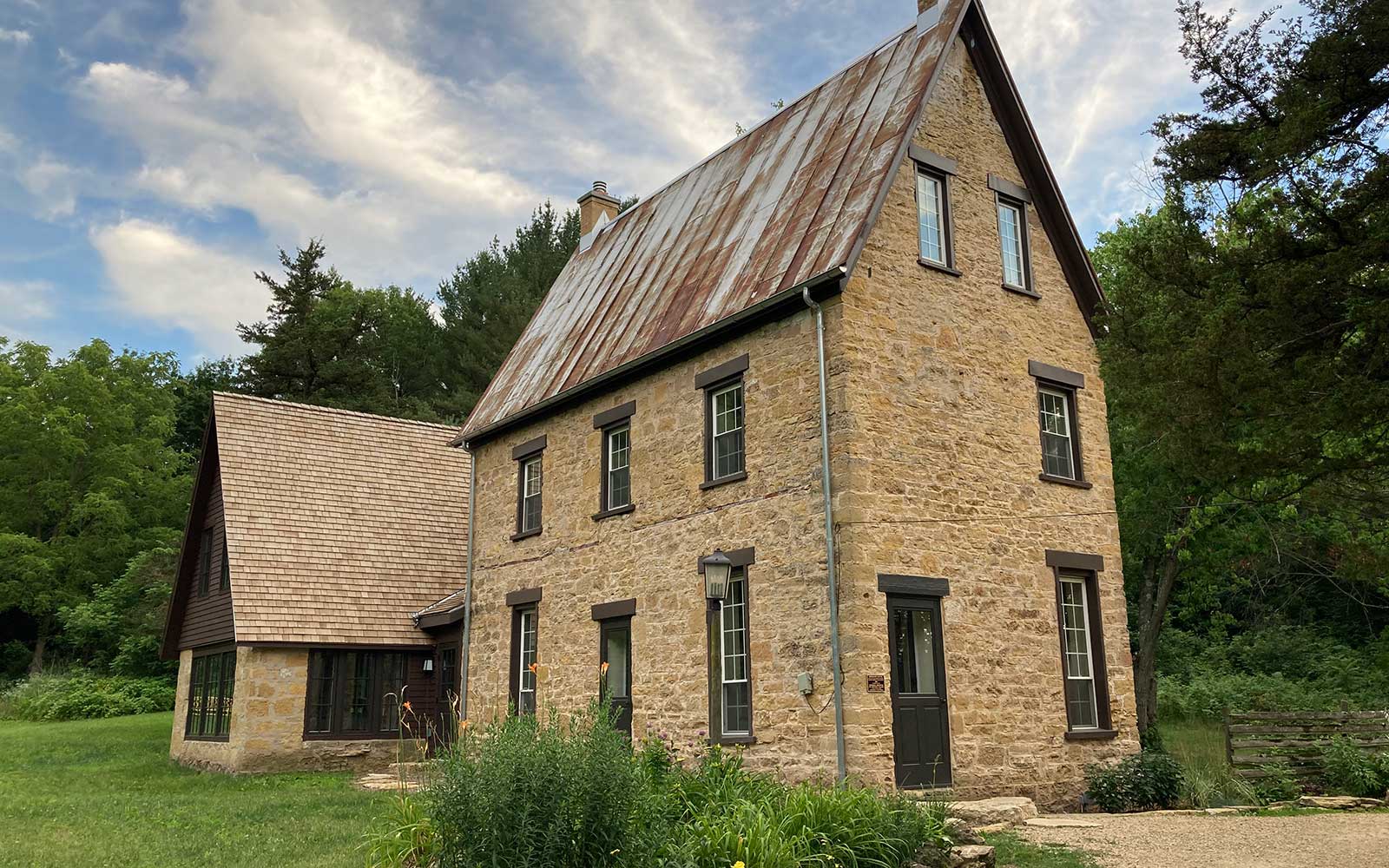 Brisbane House Midwest Inns