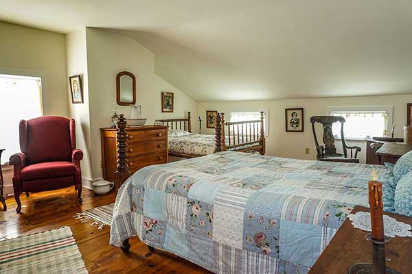 eagle_center_house_1