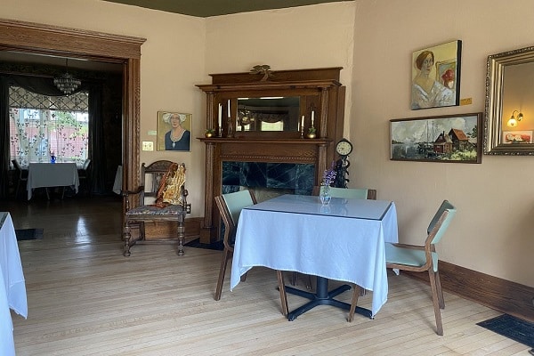 green fountain dining