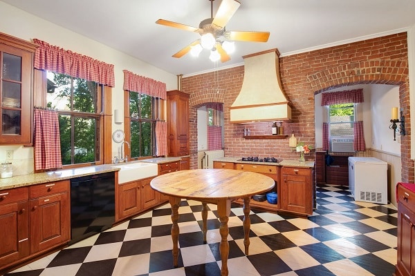 historic district dining