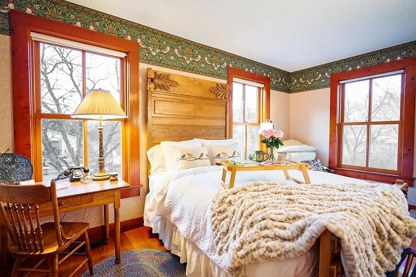 round barn farm bedroom 2