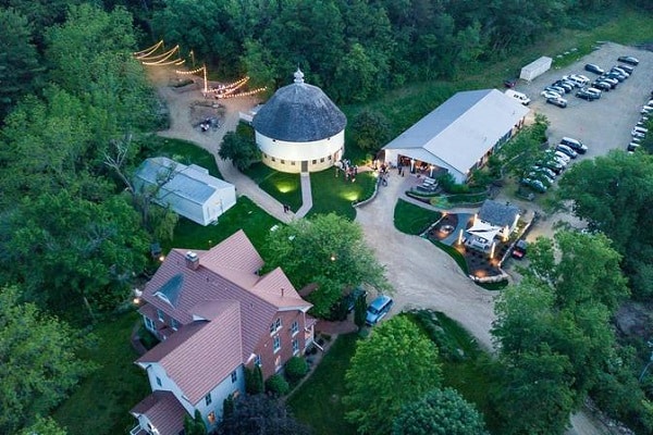 round barn farm event