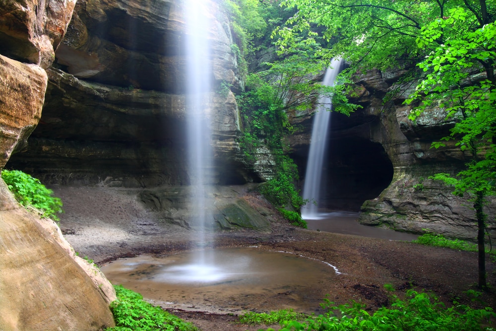 Twin waterfalls at Starved Rock State Park in Illinois - one of the best State Parks in the Midwest