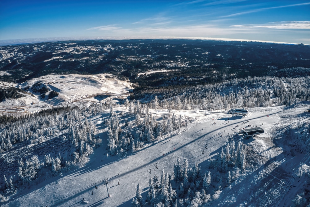 Overview of one of the many places for the best skiing in the Midwest