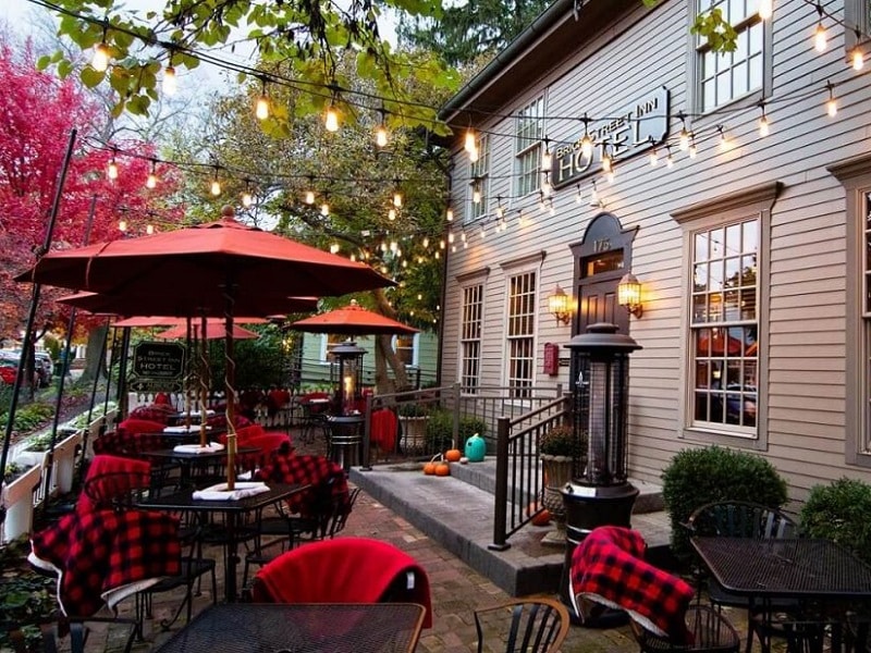 WunderRoost Bed and Breakfast 15