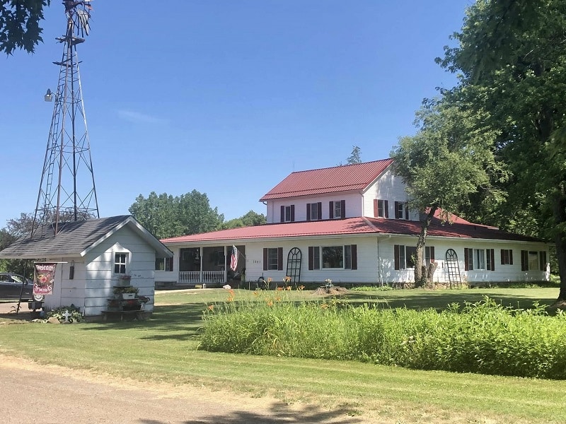WunderRoost Bed and Breakfast 86