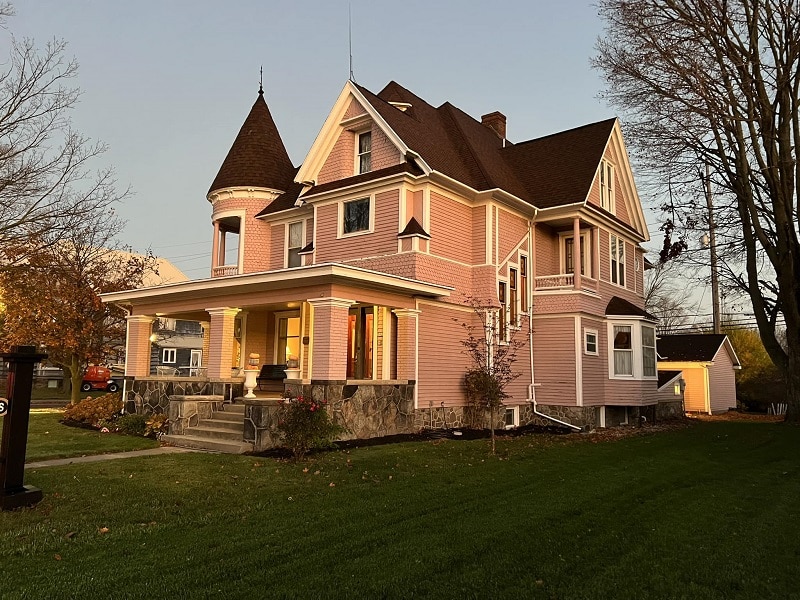 WunderRoost Bed and Breakfast 55