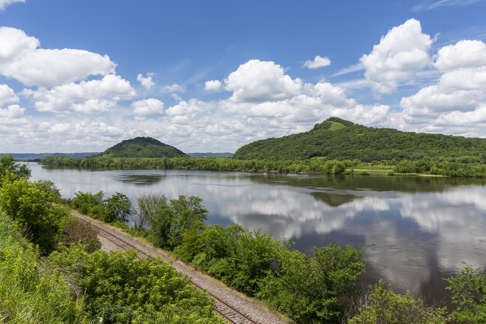 Find the Best Weekend Trips From Minneapolis 6 The scenic Mississippi River Valley, where you'll enjoy some of the best weekend trips from Minneapolis