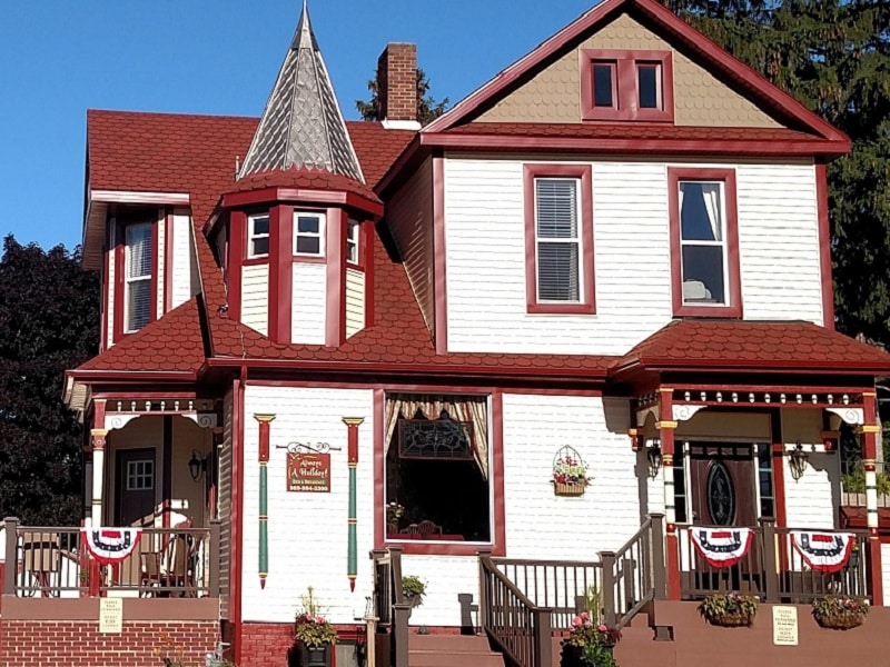 WunderRoost Bed and Breakfast 5