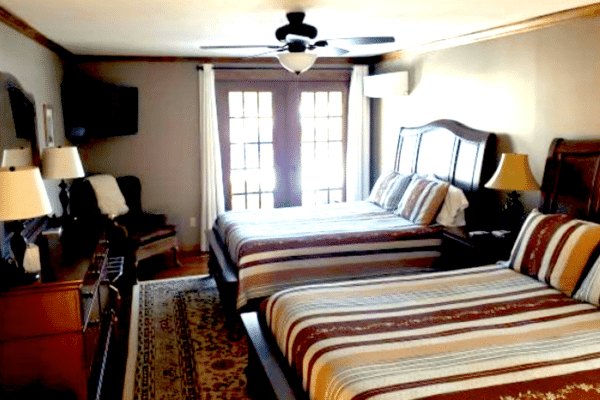 Borchers-Riverside-Main-Room-2024-05-11-e1724952823645