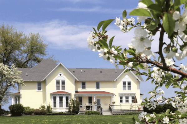 Country-Hermitage-Front-Blooms-1-e1724951976916