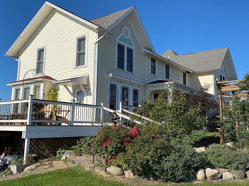 WunderRoost Bed and Breakfast 25