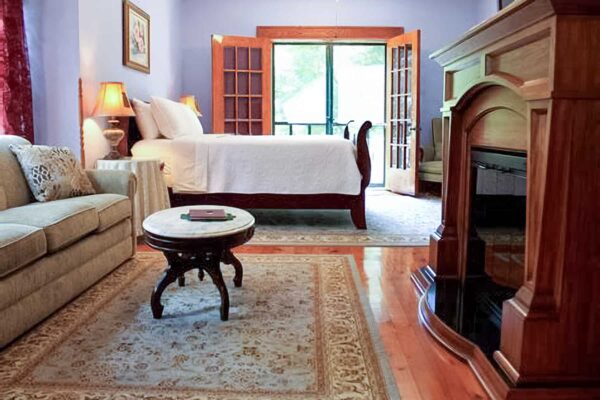 Himelhoch-bed-breakfast-Guest-room-0006-A-e1724785536417