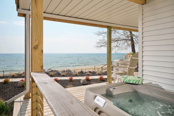 HuronHouse-Oscoda-Guest-rooms-Blackshire-1-e1724951487391