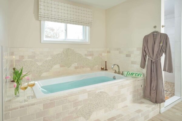 HuronHouse-Oscoda-Guest-rooms-Manitou-6-e1724951406333