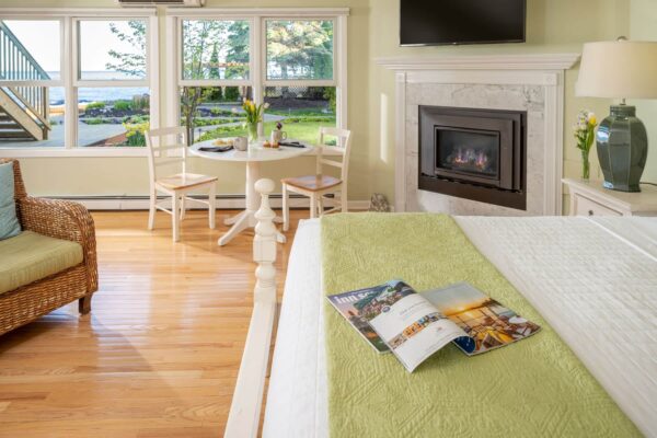 HuronHouse-Oscoda-Guestrooms-Alabaster-4-1-e1724951471509