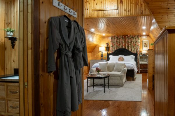 InisFree-Estate-South-Haven-Mi-mich-bnb-48-e1740402628663