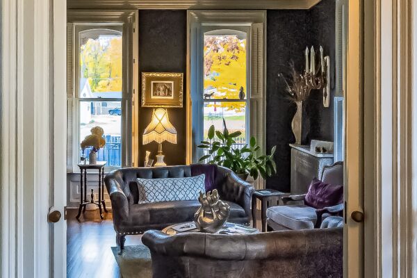 Lewis-House-Whitehall-sitting-room-beautiful-restful-antiques-a-e1724958813309