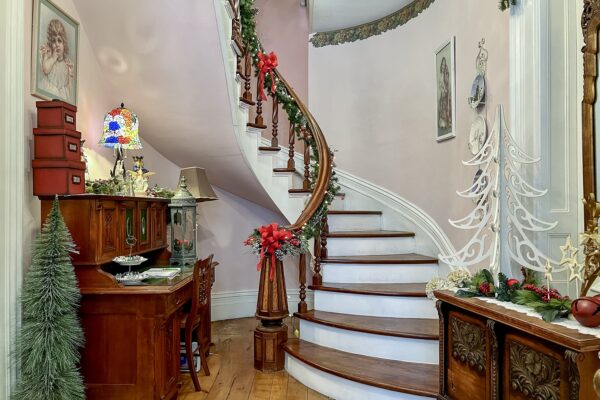 Lexington-House-BnB-stairs-2002-a-e1724777172911