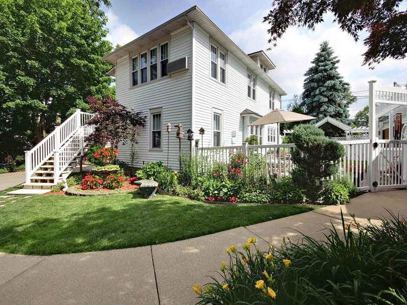 WunderRoost Bed and Breakfast 73