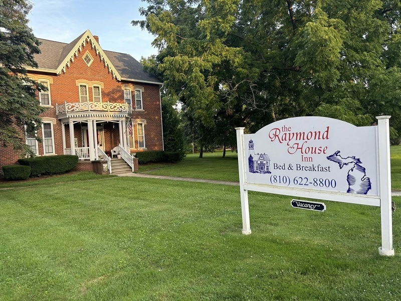 WunderRoost Bed and Breakfast 75