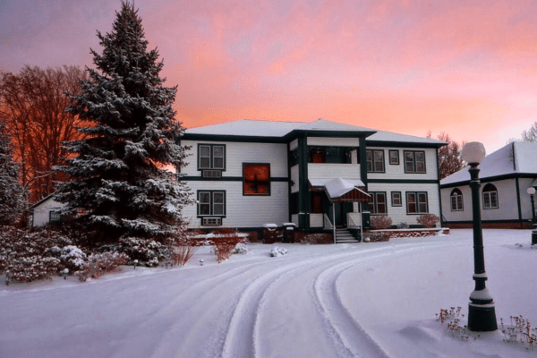 Victoria-Resort-South-Haven-Front-Winter-e1724957846387