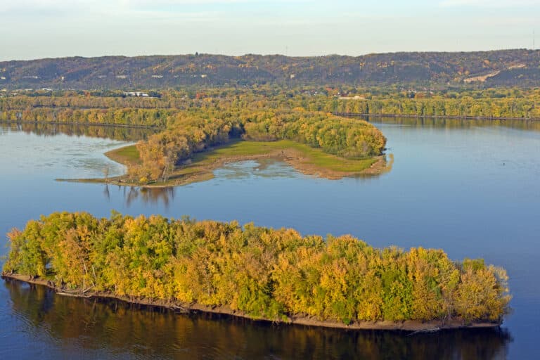 fall foliage at Pikes Peak State Park in Iowa
