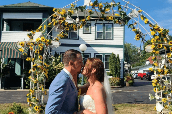 victoria-resort-bed-breakfast-South-Haven-Wedding-e1724957792349