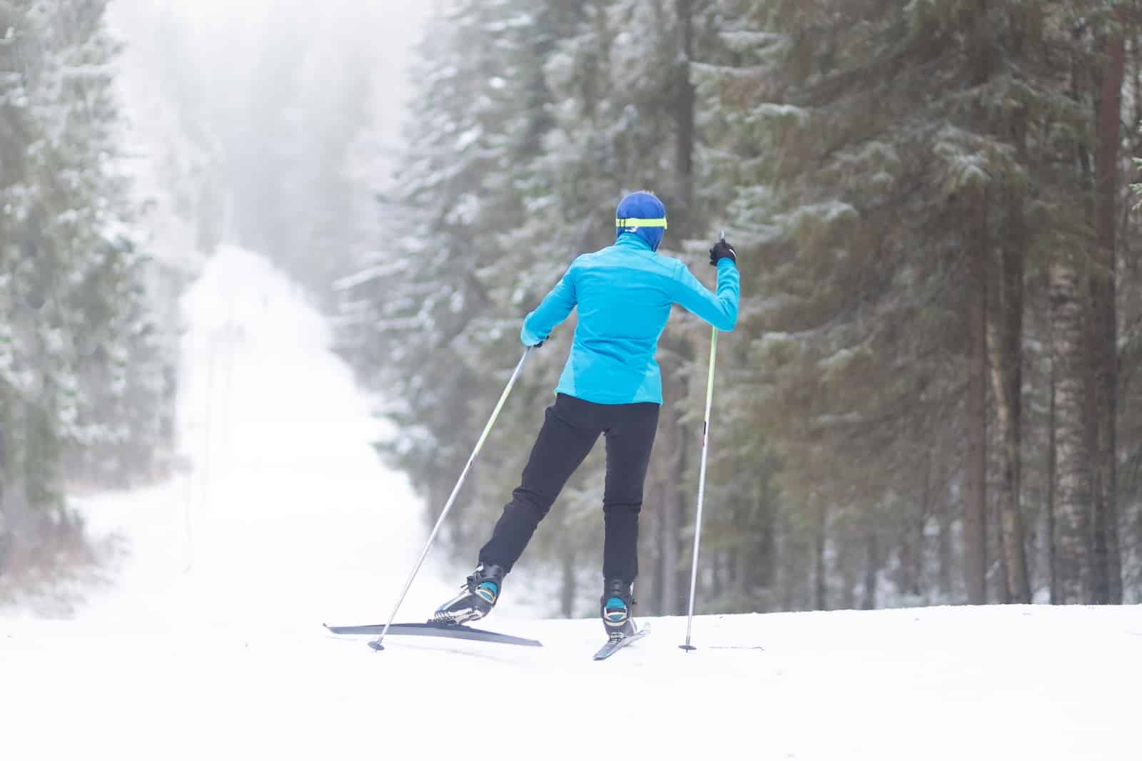 cross country skiing is one of the most popular things to do in Minnesota in winter