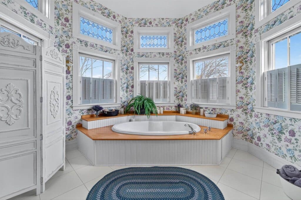 Inns For Sale 6 Photo 5